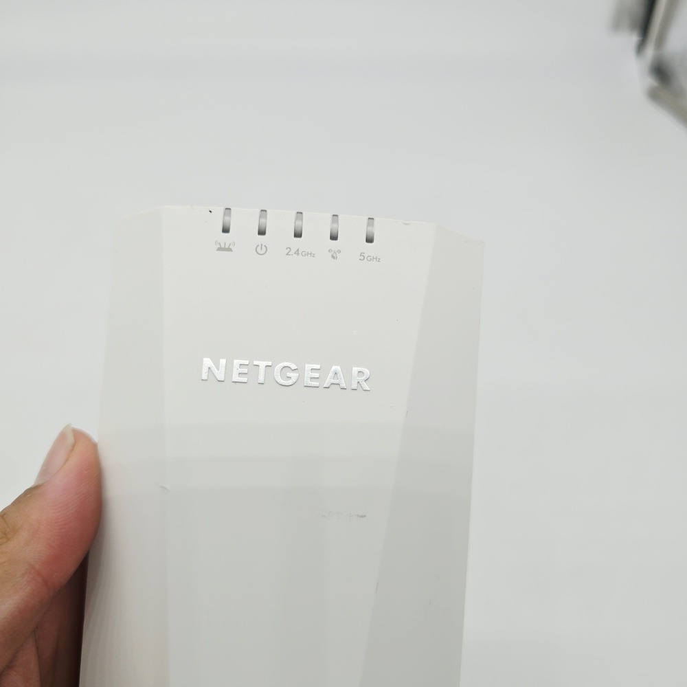 Netgear EX7500 Nighthawk X4S AC2200 Tri-Band Wi-Fi Mesh Range Extender White - Picture 3 of 6